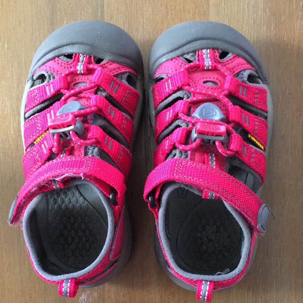 Keen pink girls sandals size 9